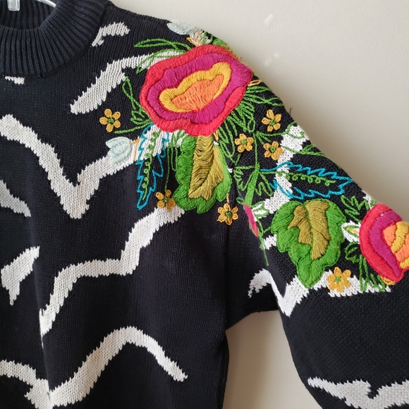 Vintage Outlander Floral and Animal Print Sweater - Picture 6 of 16